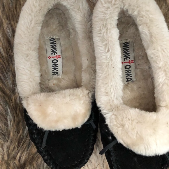 Minnetonka Shoes - SOLD!!  Minnetonka suede & faux sheepskin slippers